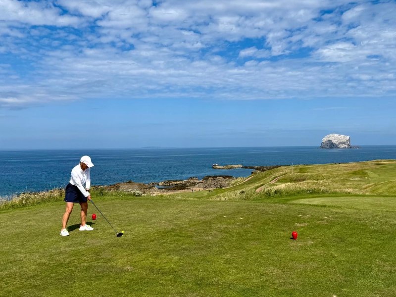 Links Course im Sonnenuntergang